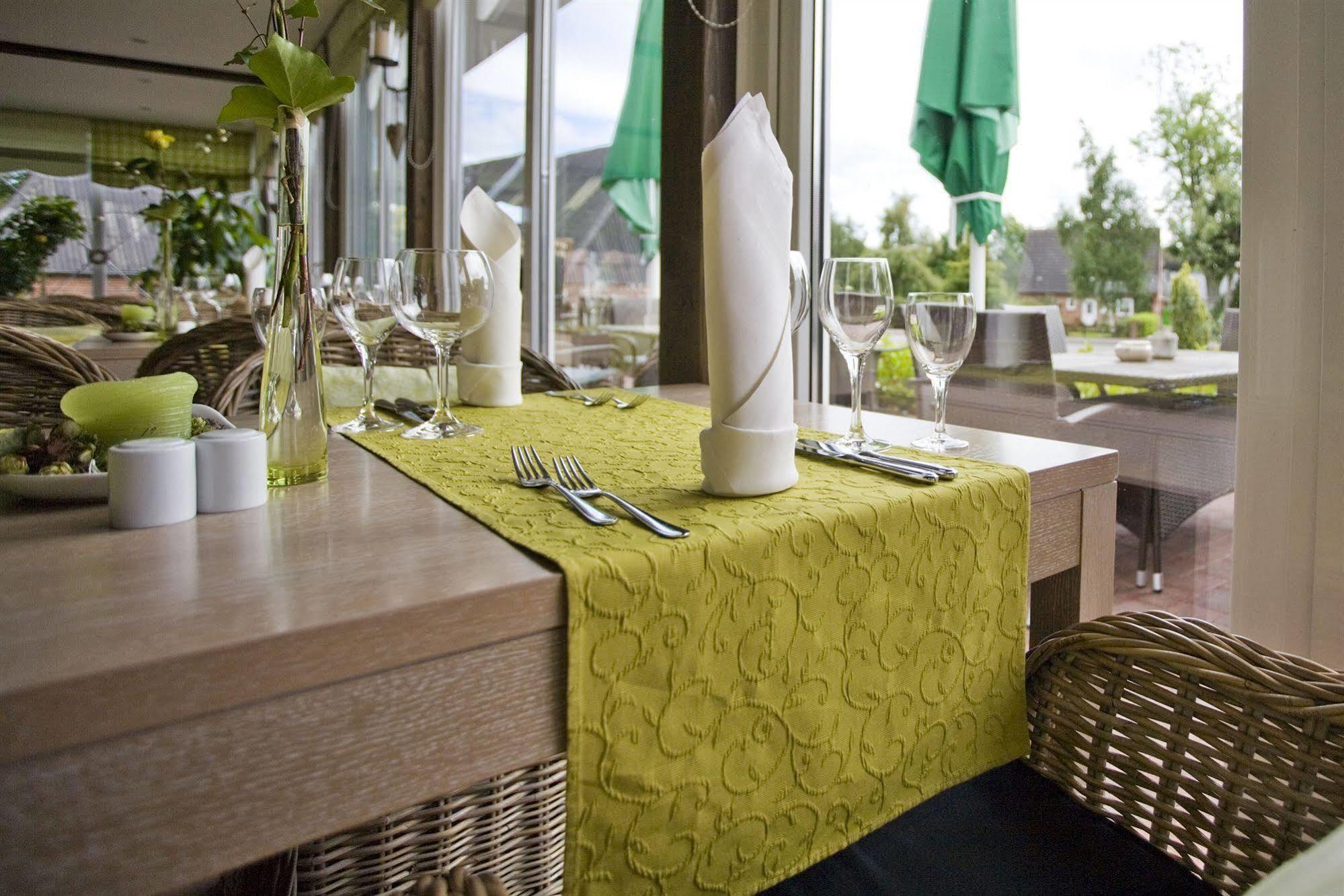 Paulsen'S Landhotel Und Restaurant Bohmstedt Buitenkant foto
